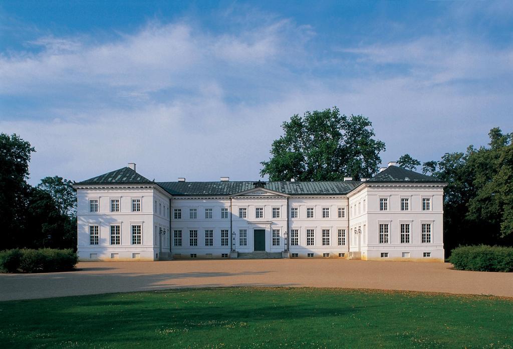 Hotel Schloss Neuhardenberg Exterior photo