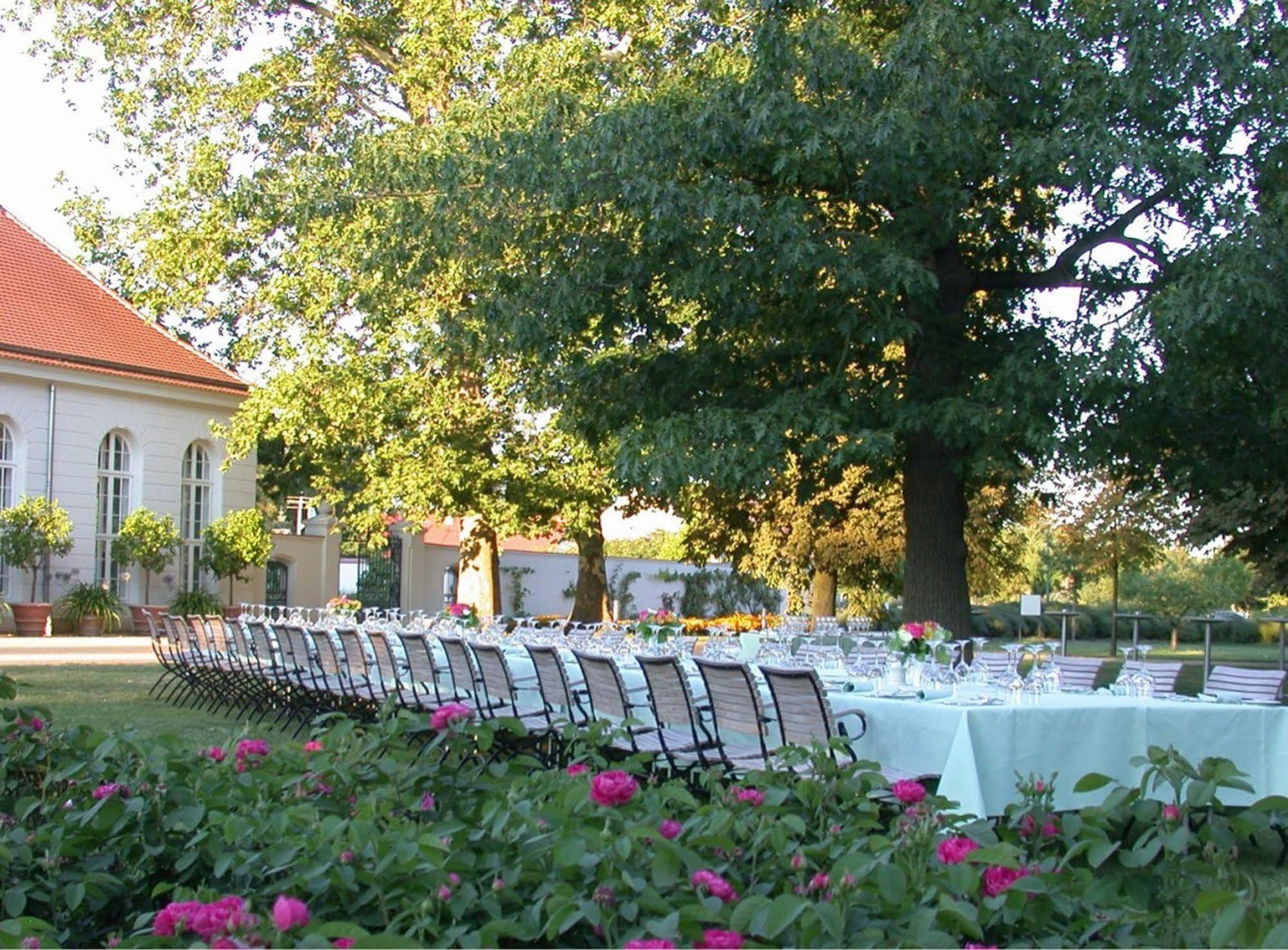 Hotel Schloss Neuhardenberg Exterior photo