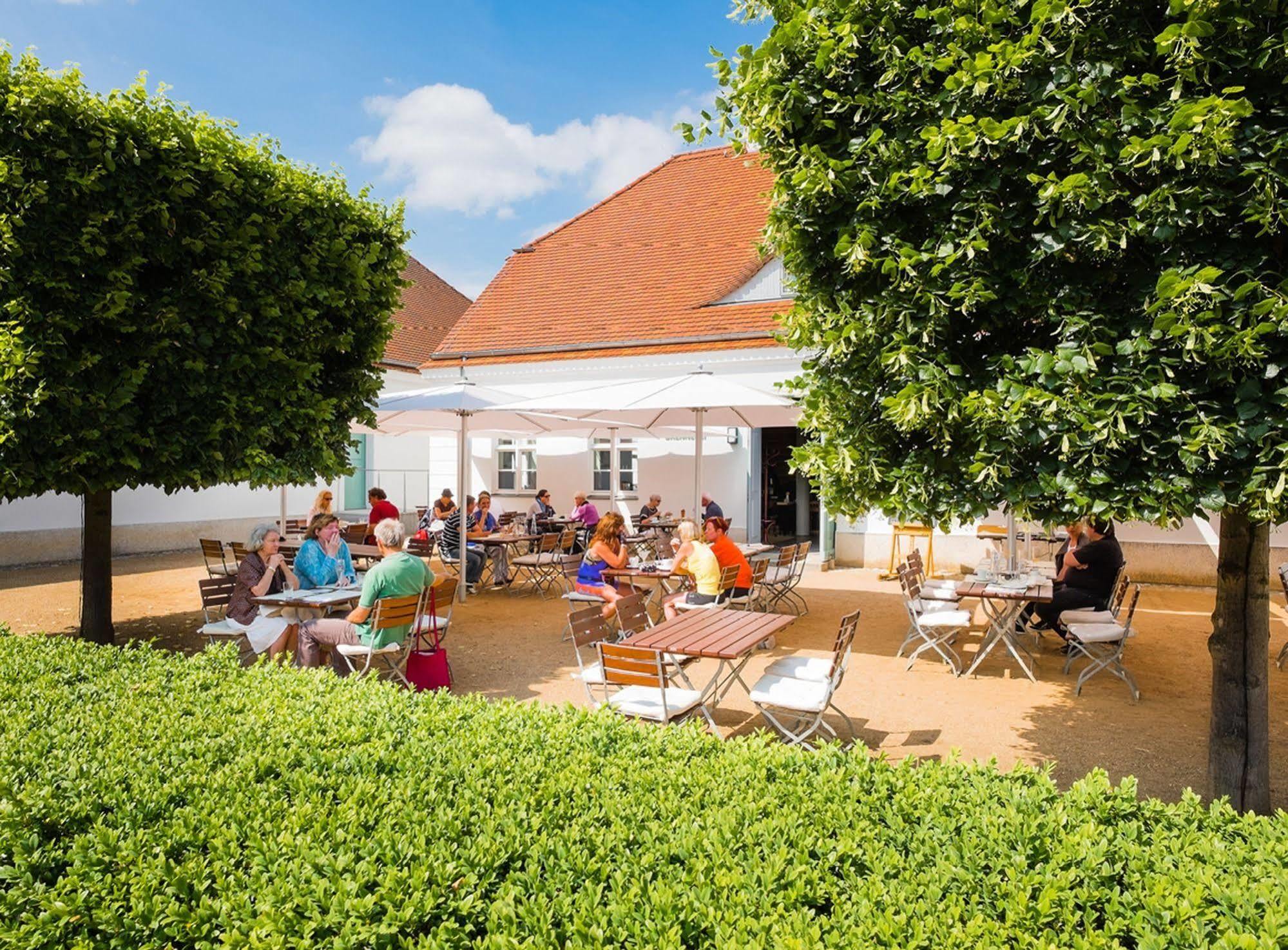 Hotel Schloss Neuhardenberg Exterior photo