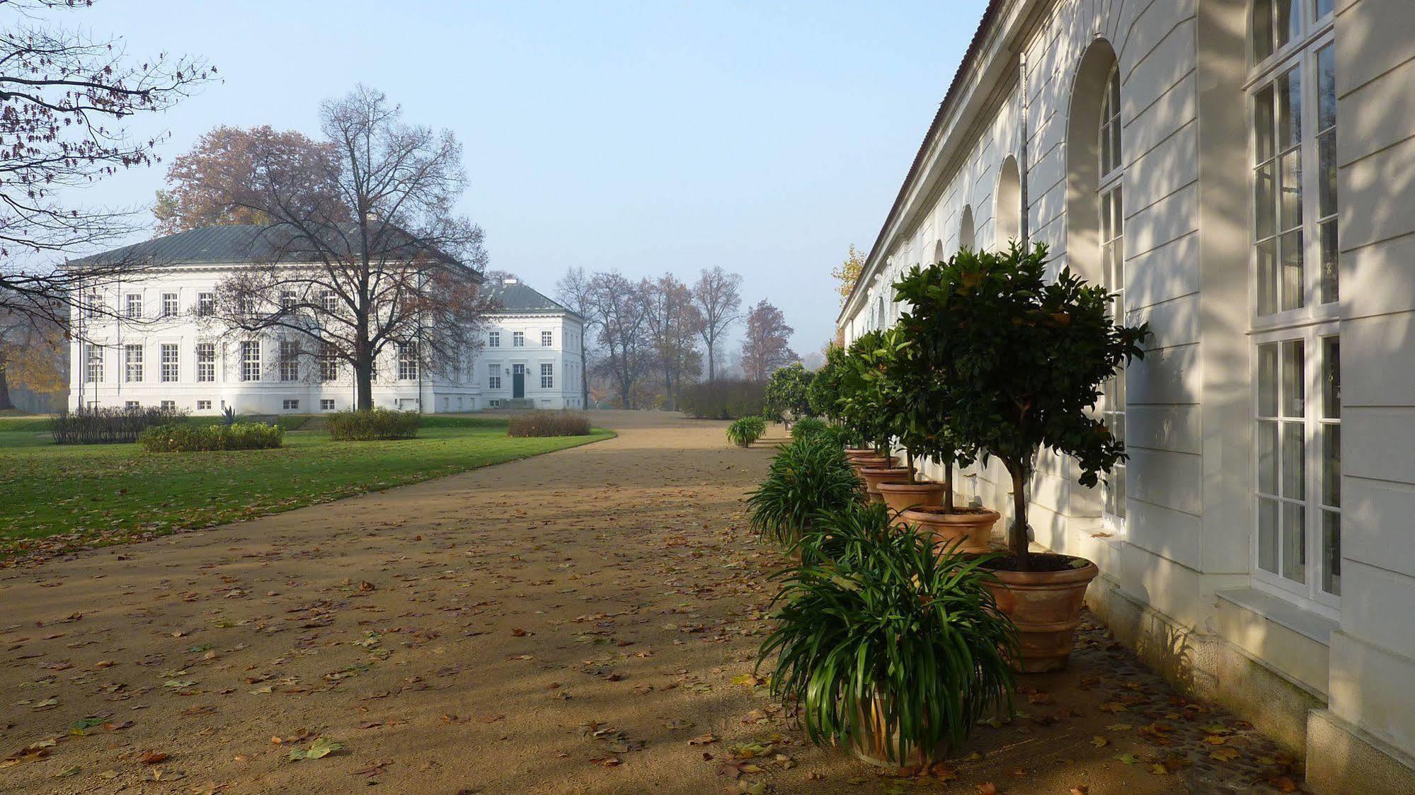 Hotel Schloss Neuhardenberg Exterior photo